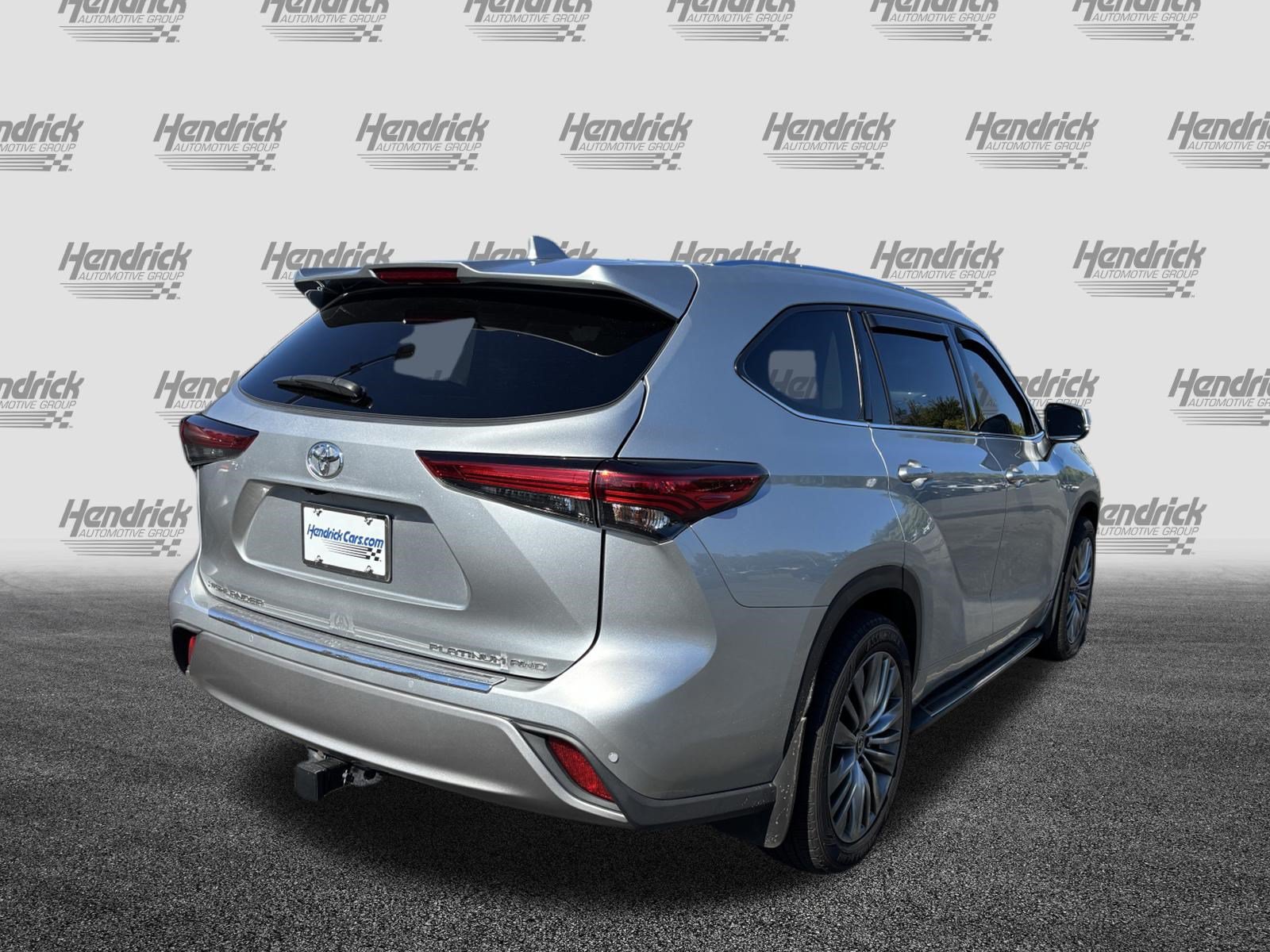 Used 2022 Toyota Highlander Platinum AWD/4WD image 11