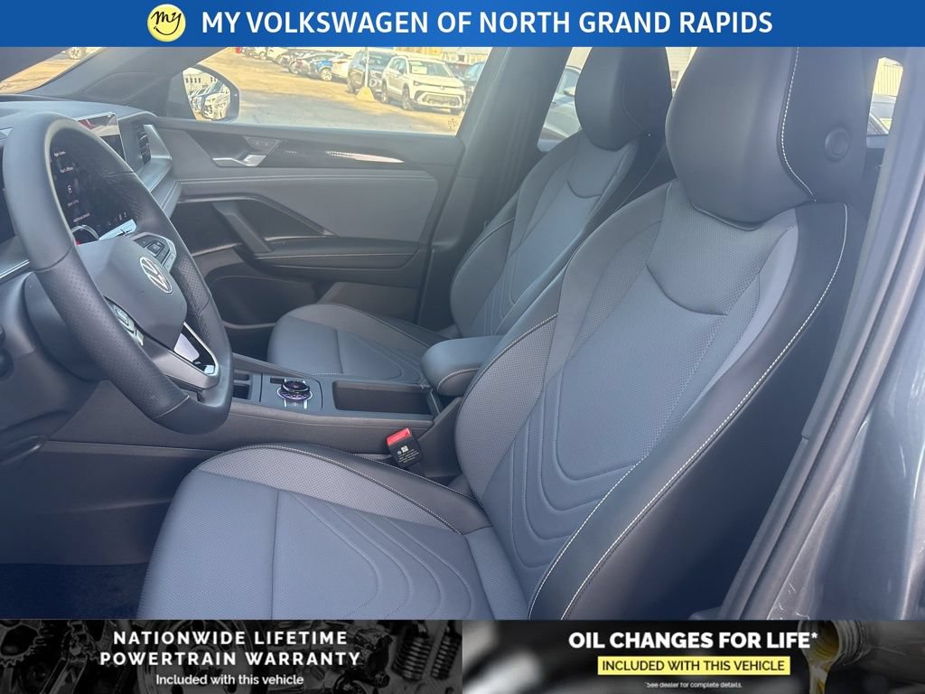 New 2026 Volkswagen Tiguan SE R-Line AWD/4WD image 14