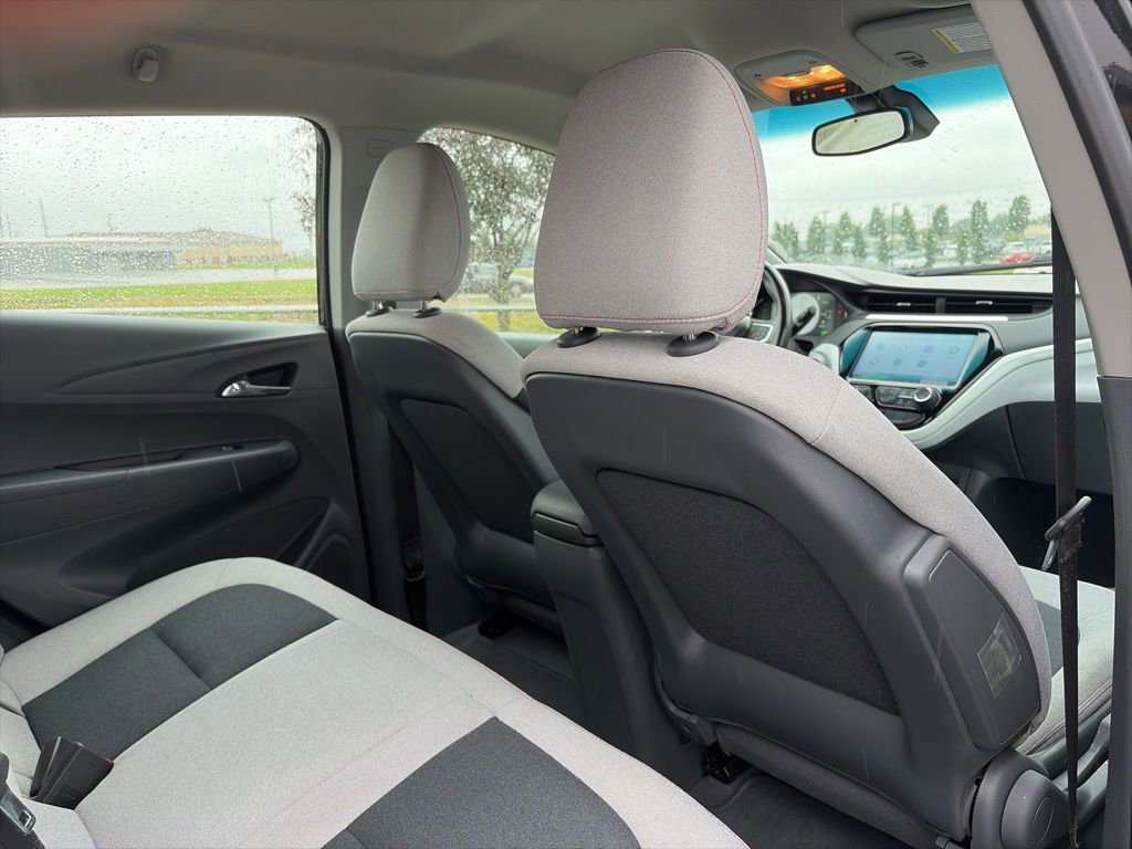 Used 2020 Chevrolet Bolt LT FWD image 30