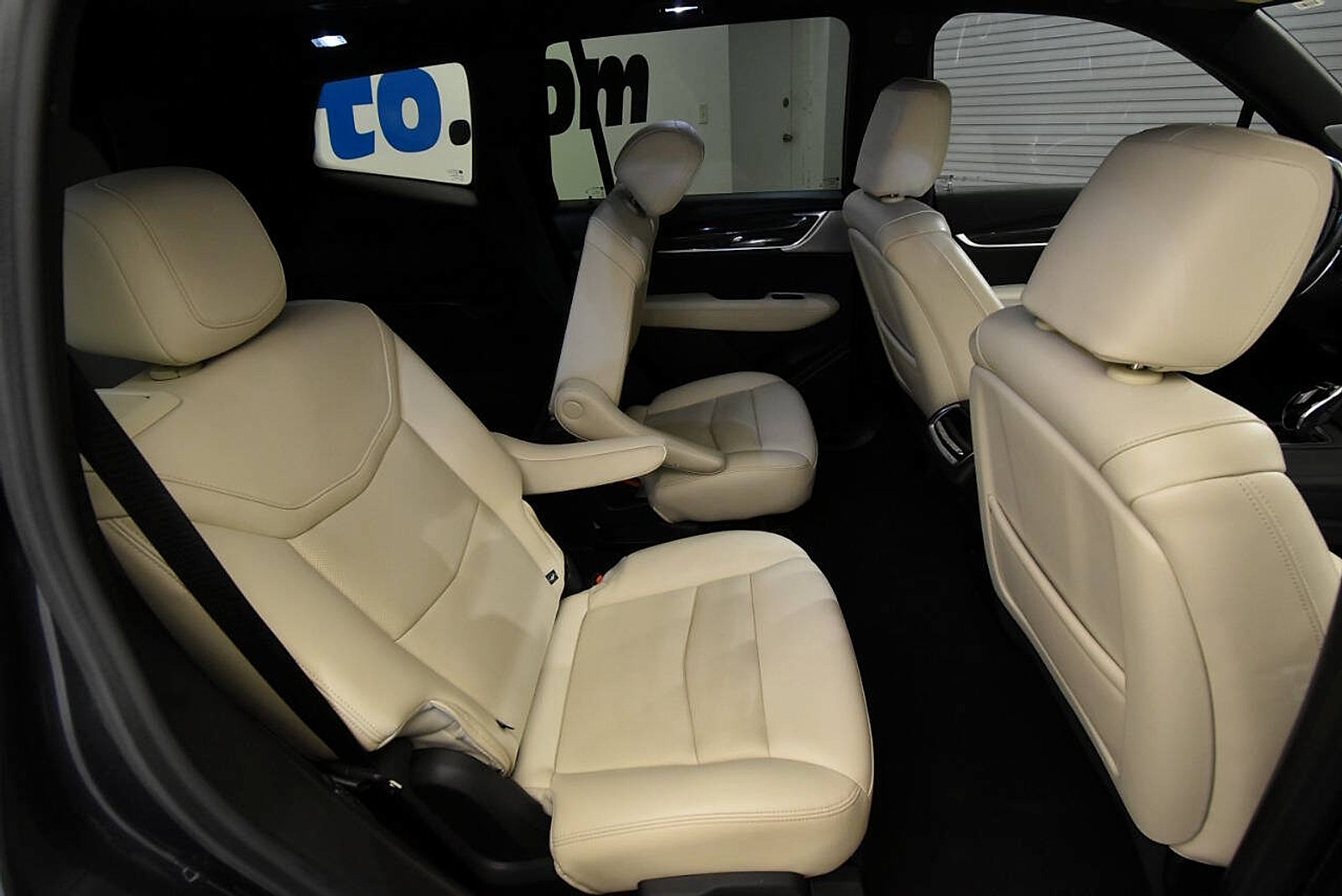 Used 2023 Cadillac XT6 Sport w/ Technology Package AWD/4WD image 18