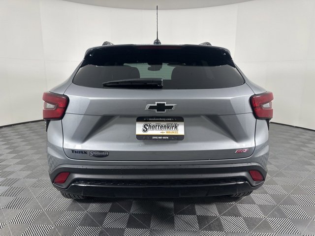 New 2026 Chevrolet Trax RS w/ Sunroof Package image 4