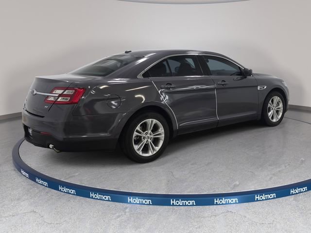 Used 2017 Ford Taurus SE image 6