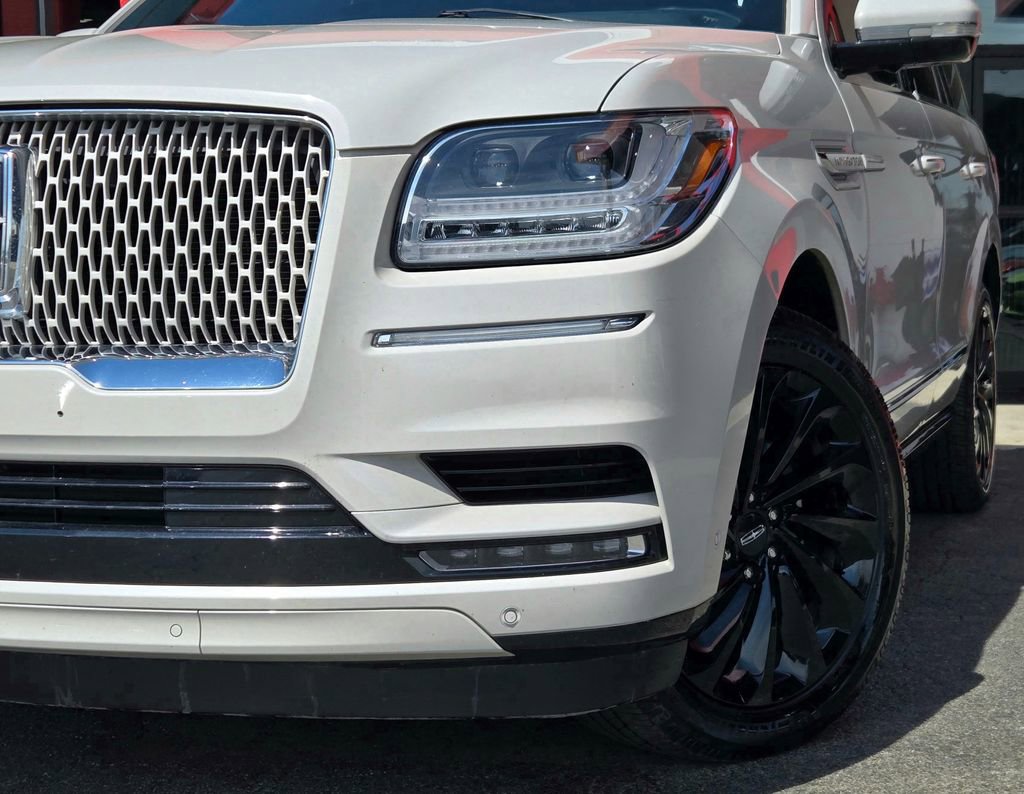 Used 2021 Lincoln Navigator Reserve AWD/4WD image 4