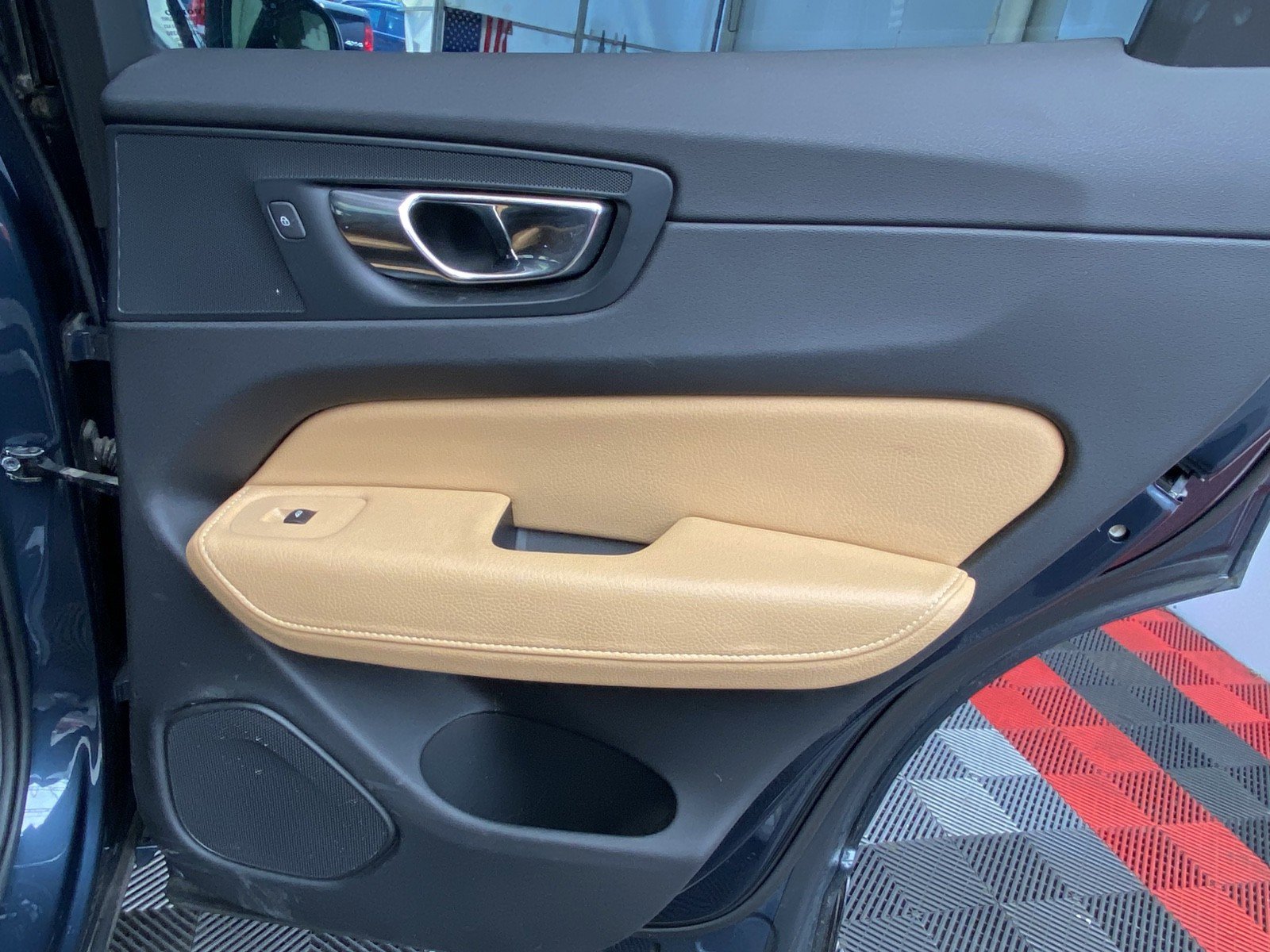 Used 2018 Volvo XC60 T5 Inscription w/ Advanced Package AWD/4WD image 10