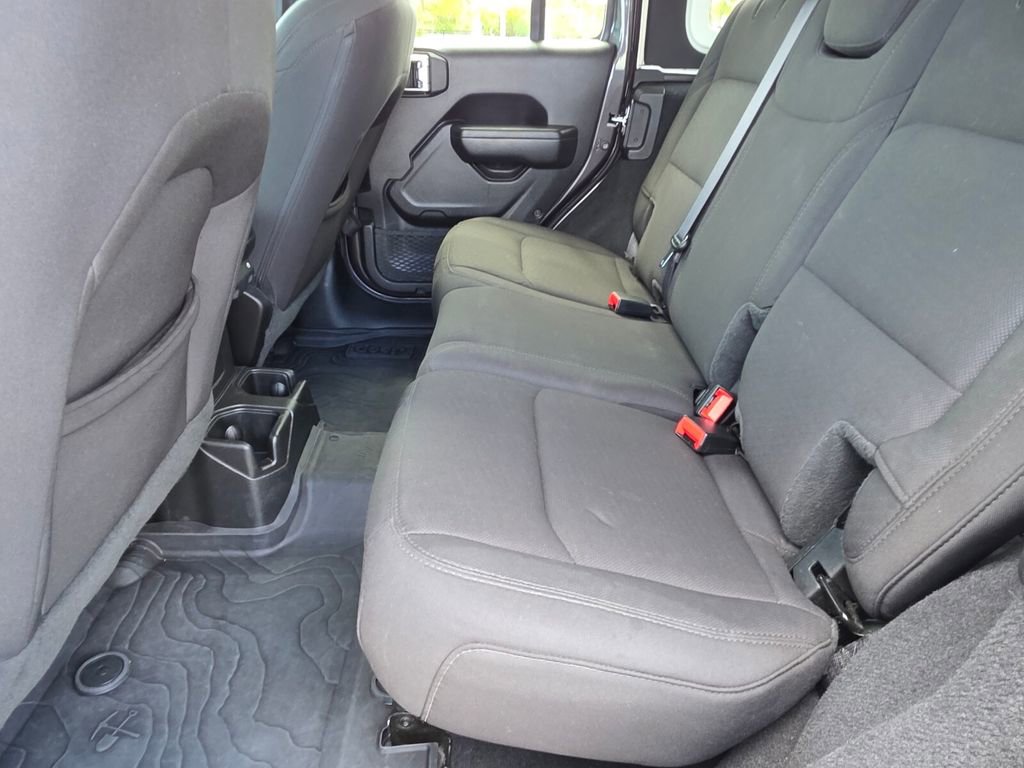 Used 2022 Jeep Wrangler Unlimited Sport image 18