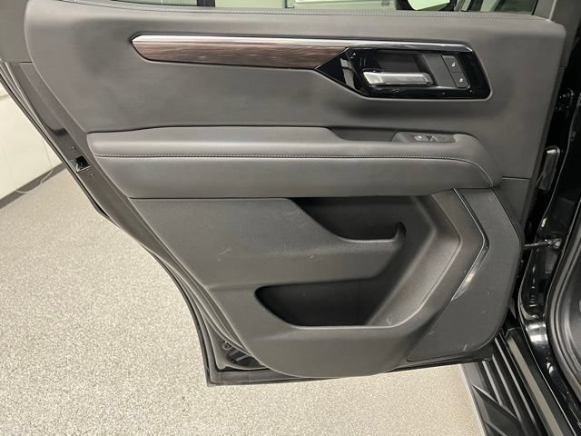 Used 2025 Chevrolet Tahoe LT AWD/4WD image 34