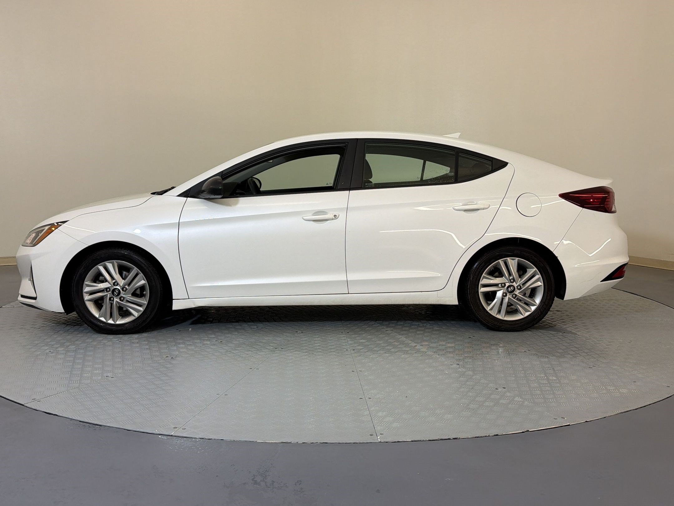 Used 2020 Hyundai Elantra SEL w/ Cargo Package (C1) FWD image 2