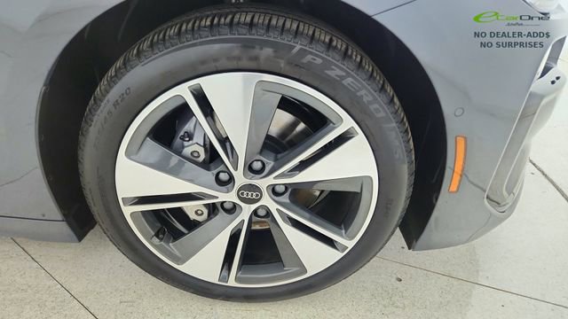 Used 2025 Audi A6 e-tron Premium Plus w/ Premium Plus image 59