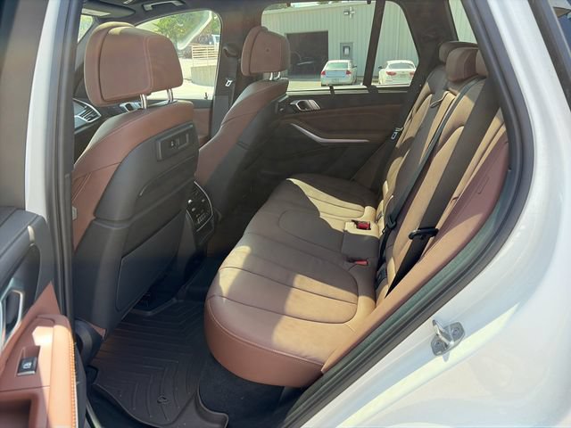 Used 2022 BMW X5 xDrive40i w/ Executive Package AWD/4WD image 27
