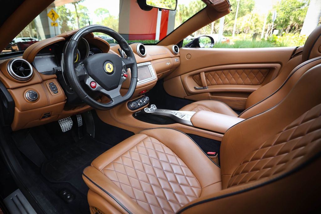 Used 2011 Ferrari California image 39