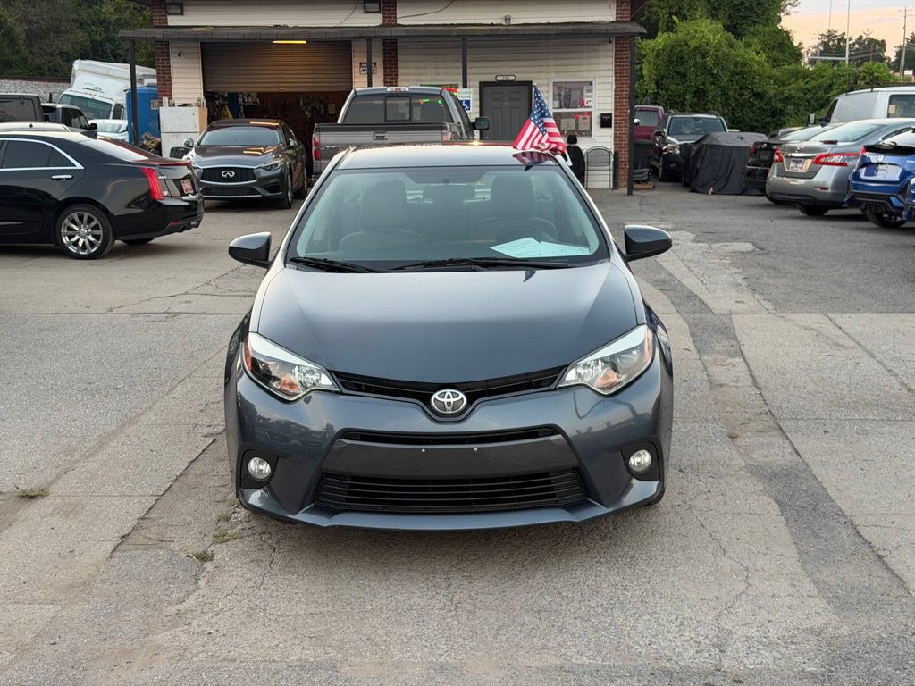 Used 2015 Toyota Corolla LE FWD image 2