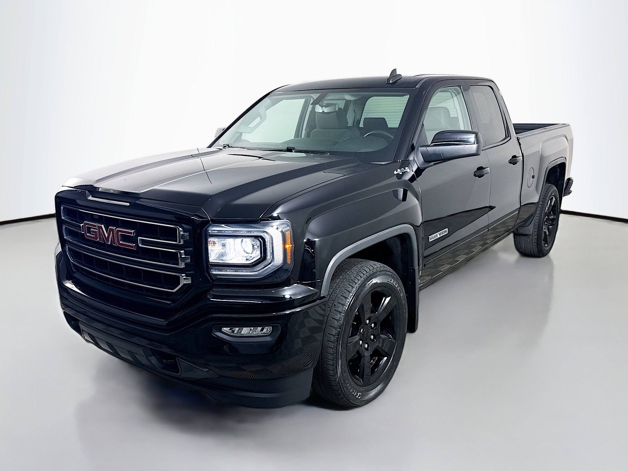 Used 2017 GMC Sierra 1500 SLE w/ SLE Value Package image 4