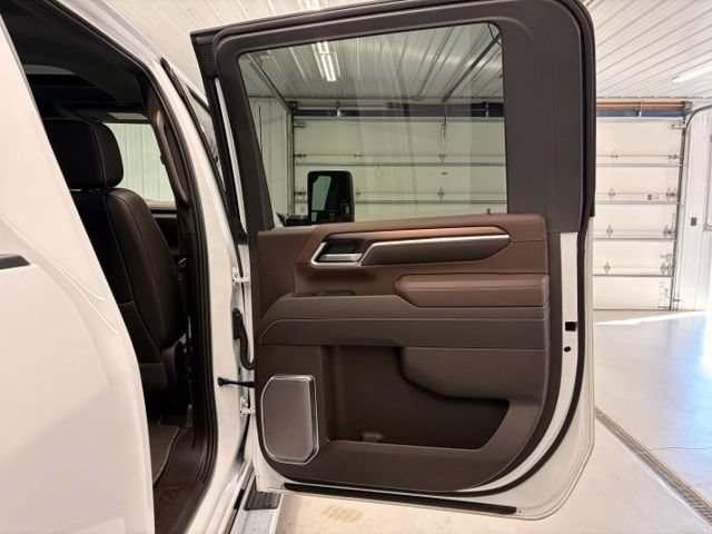 Used 2026 GMC Sierra 3500 Denali w/ Denali Reserve Package AWD/4WD image 8