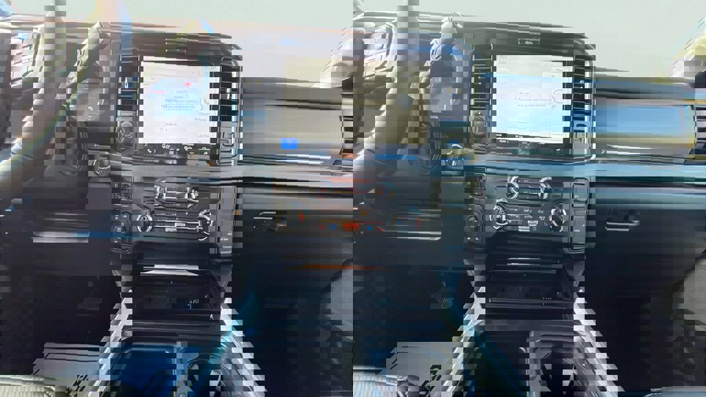 New 2026 Ford F350 Platinum w/ FX4 Off-Road Package image 17