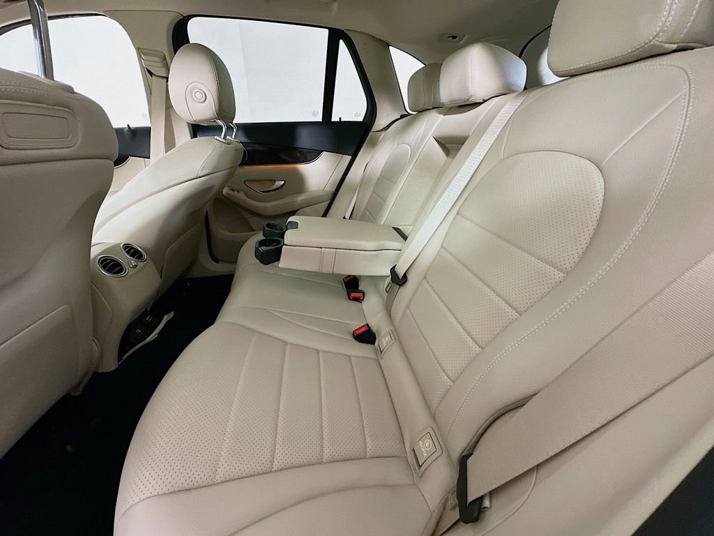 Used 2019 Mercedes-Benz GLC 300 image 4