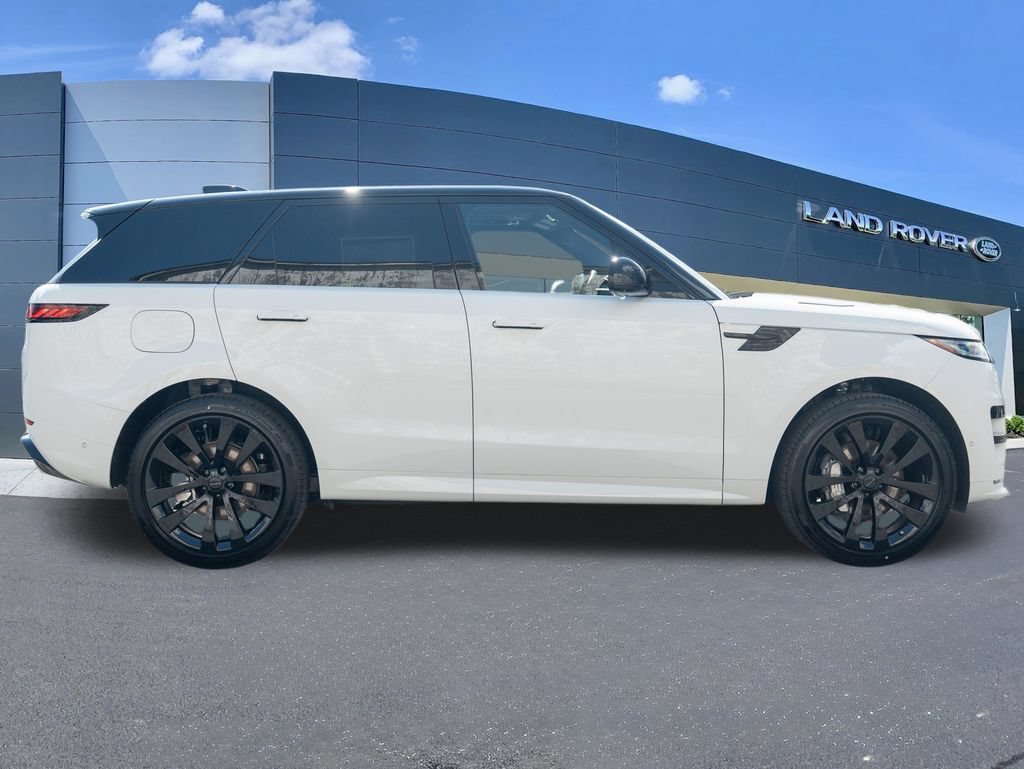 New 2026 Land Rover Range Rover Sport Dynamic SE AWD/4WD image 8