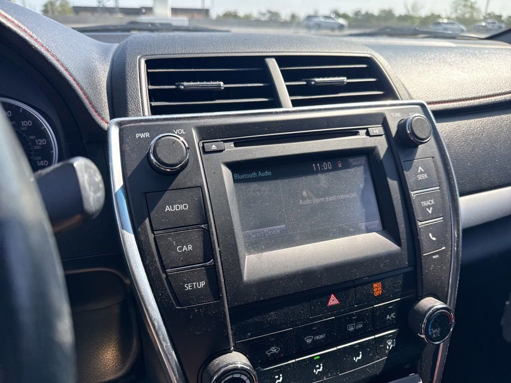 Used 2017 Toyota Camry SE image 9