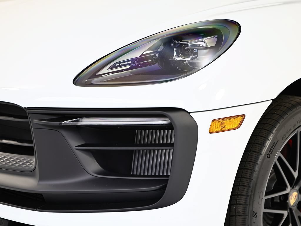 New 2026 Porsche Macan GTS AWD/4WD image 11