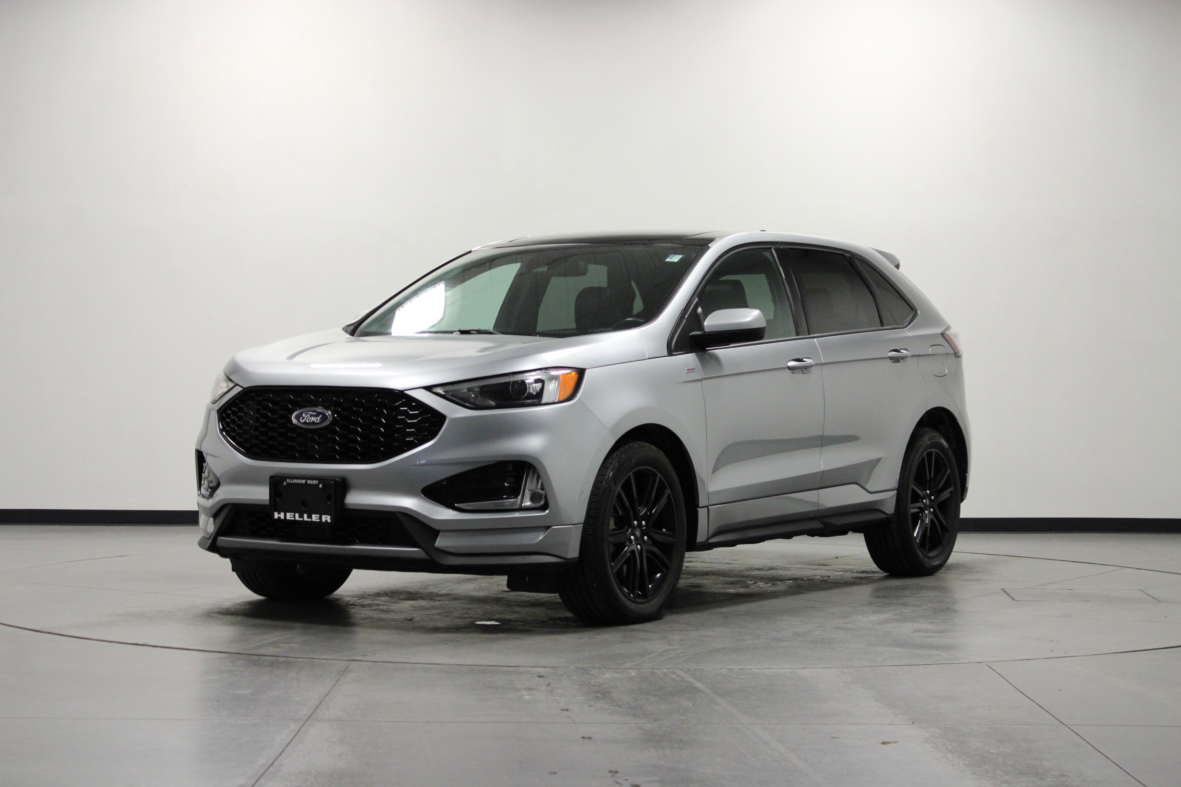 Used 2021 Ford Edge ST-Line w/ Class II Trailer Tow Package image 8