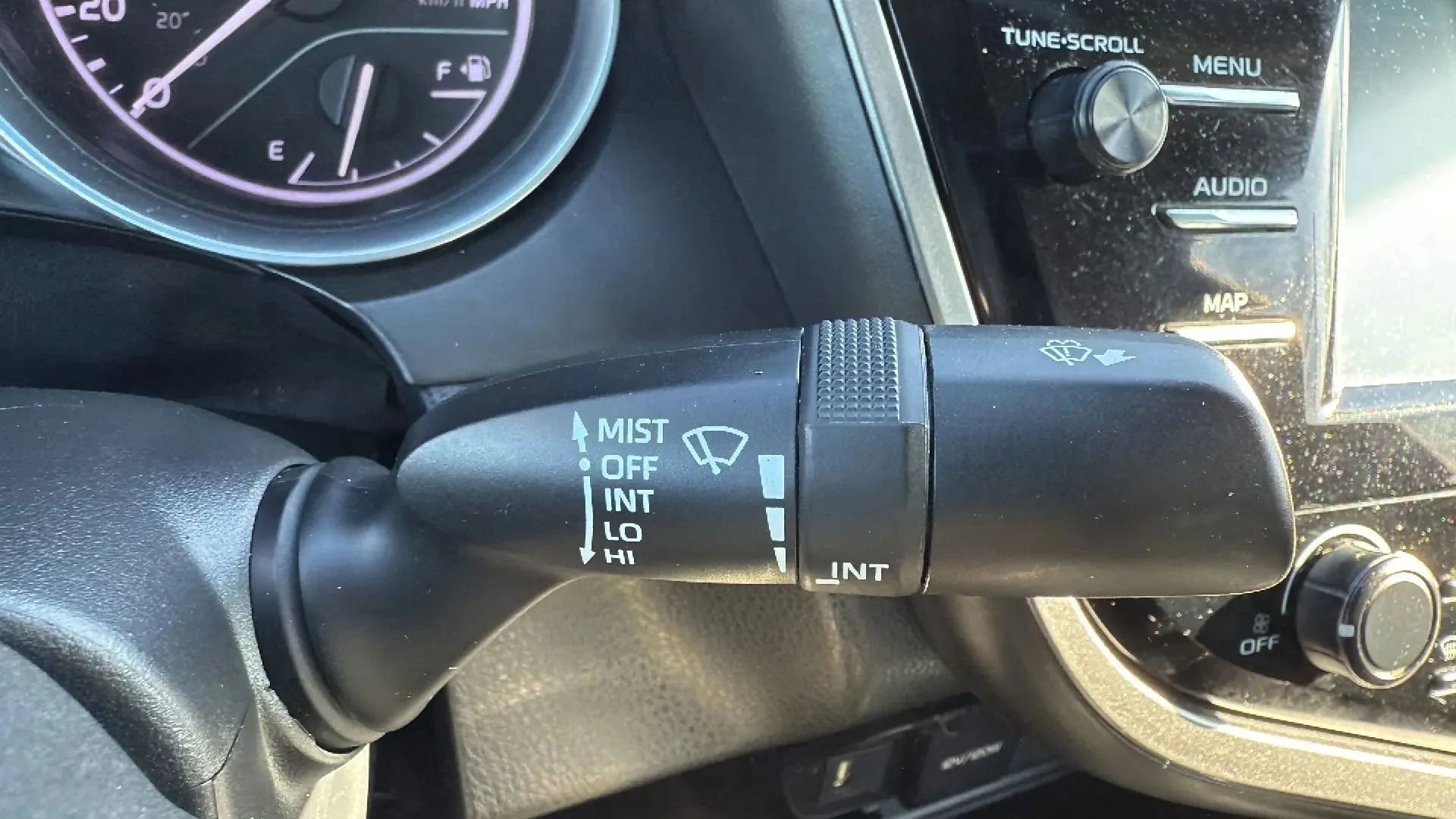Used 2020 Toyota Camry LE FWD image 13