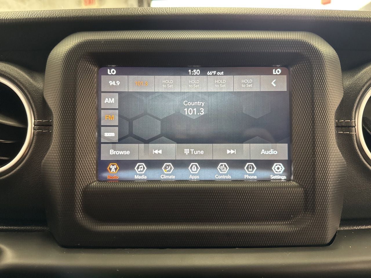 Used 2021 Jeep Wrangler Unlimited Sahara w/ LED Lighting Group AWD/4WD image 26