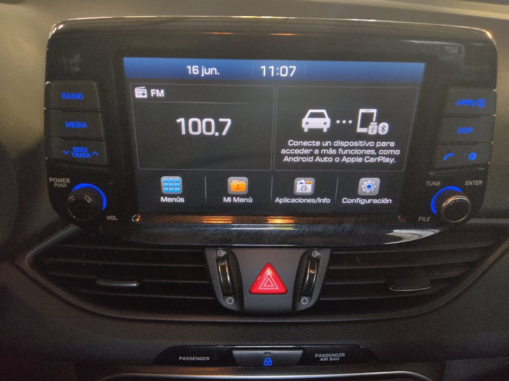 Used 2020 Hyundai Elantra GT FWD image 25