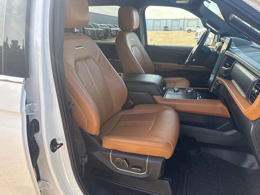 Used 2023 Ford Expedition Platinum image 44