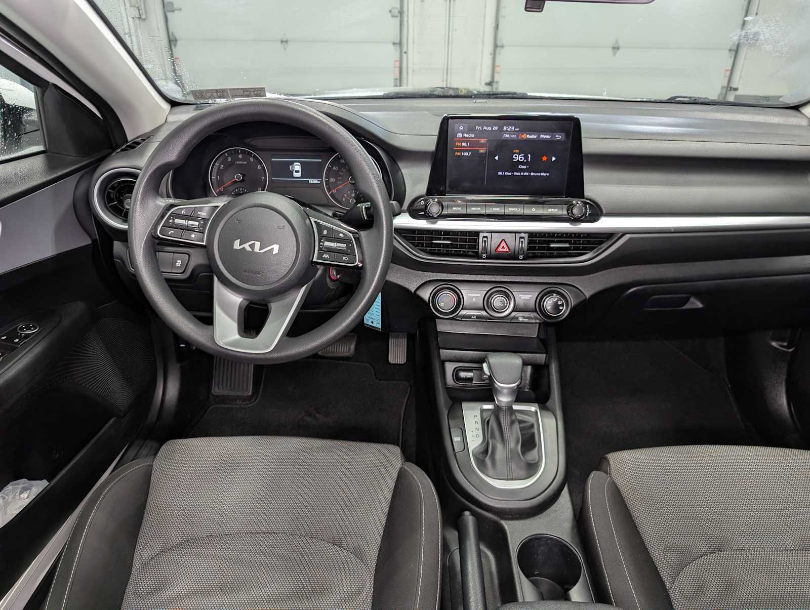 Used 2024 Kia Forte LXS w/ LXS Technology Package FWD image 17