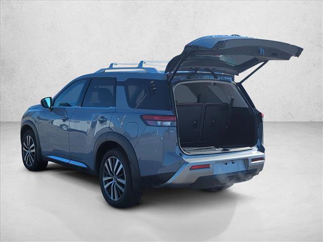 Used 2022 Nissan Pathfinder Platinum w/ Cargo Package image 7