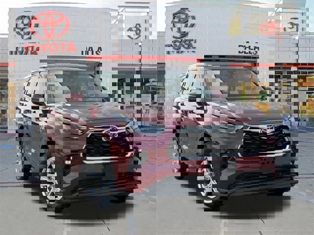 Used 2022 Toyota Highlander LE