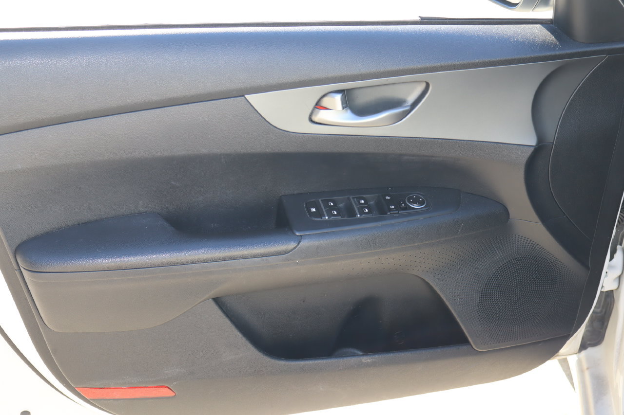 Used 2019 Kia Forte LXS FWD image 18