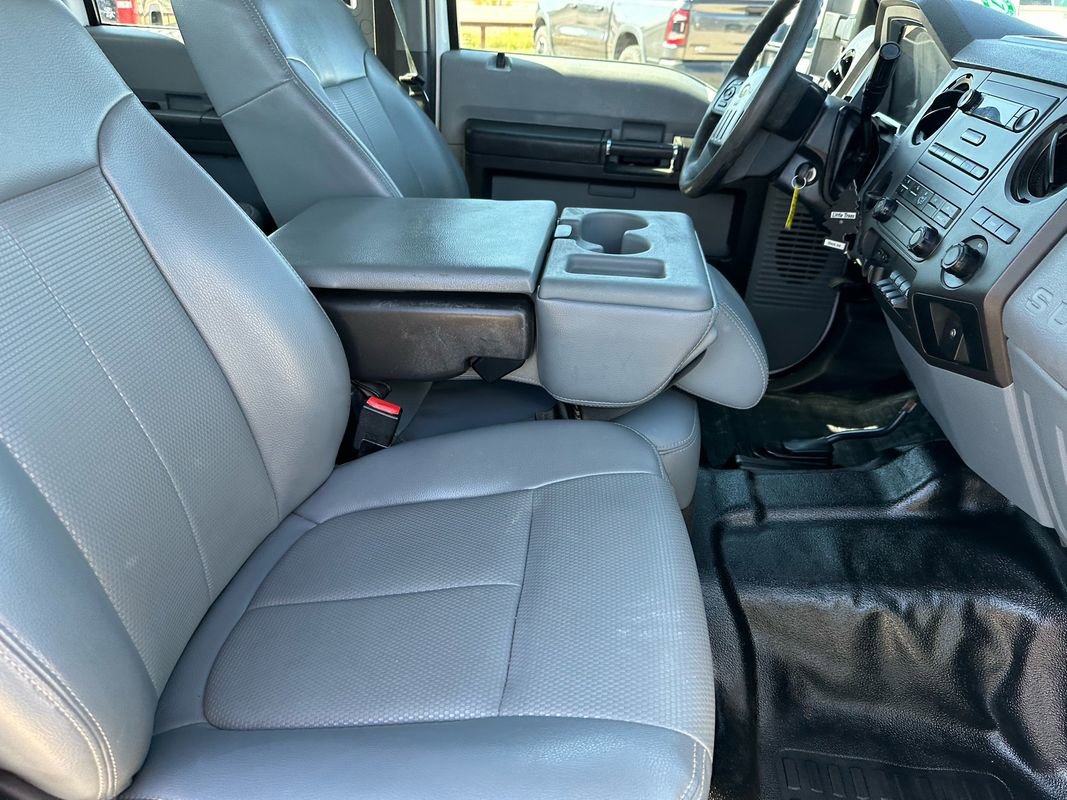 Used 2015 Ford F550 4x4 Crew Cab Super Duty w/ Power Equipment Group image 15