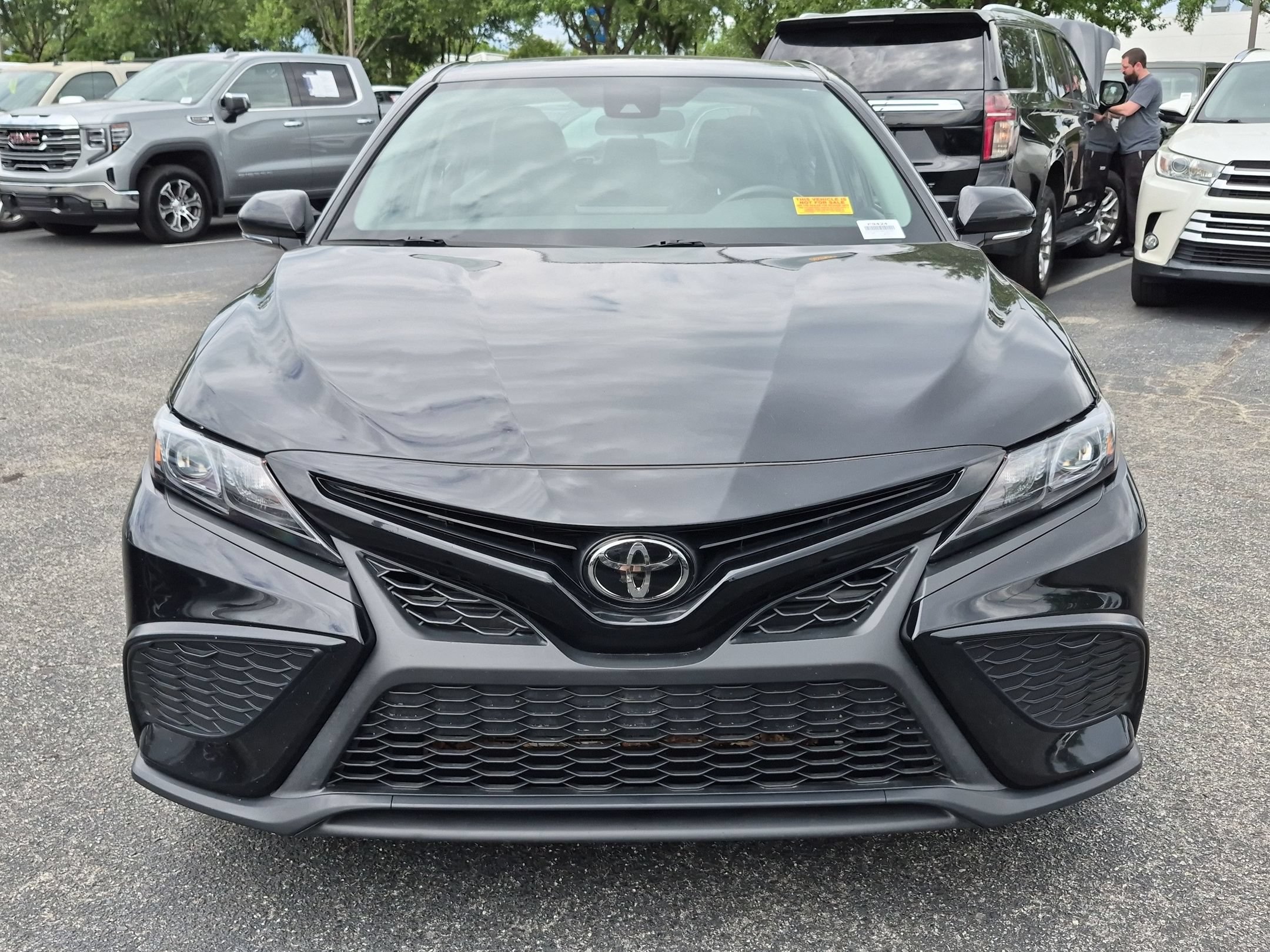 Used 2024 Toyota Camry SE FWD image 3