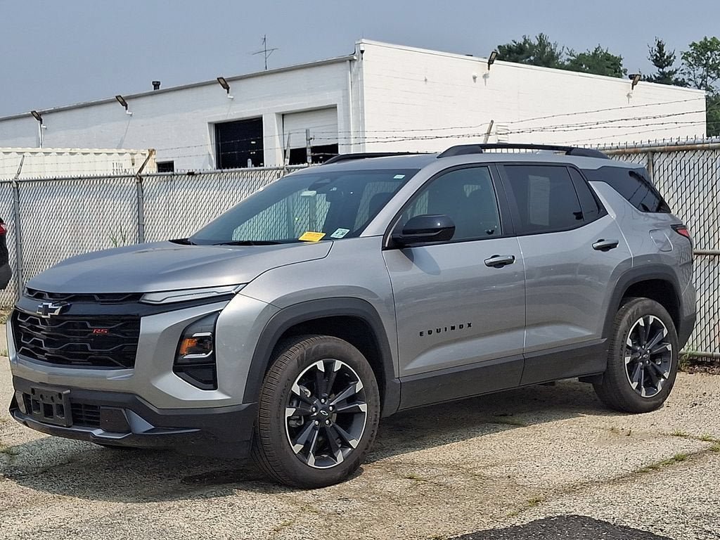 Used 2025 Chevrolet Equinox RS FWD image 4