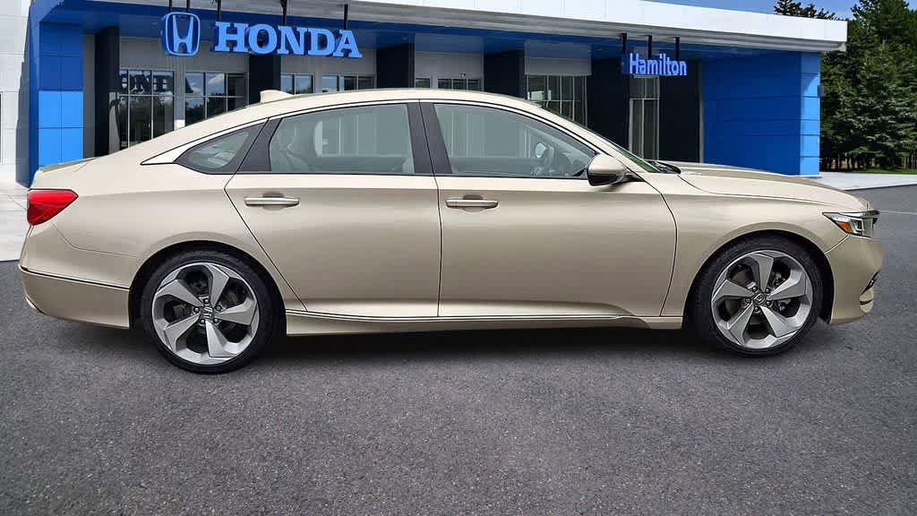 Used 2018 Honda Accord Touring image 9