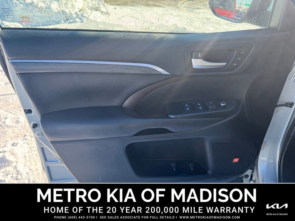 Used 2019 Toyota Highlander Limited Platinum image 12