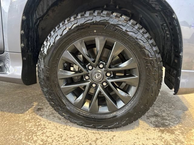 Used 2022 Lexus GX 460 Premium w/ Premium Package AWD/4WD image 11
