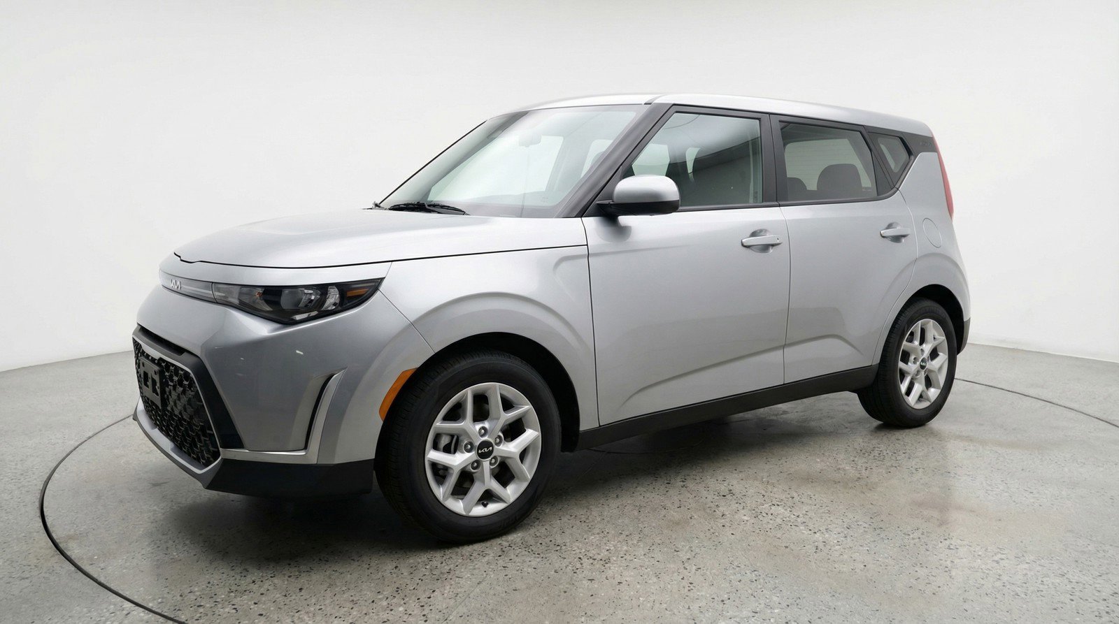 Used 2025 Kia Soul LX w/ LX Technology Package image 3