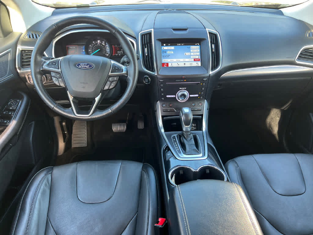 Used 2018 Ford Edge Titanium w/ Equipment Group 301A AWD/4WD image 25