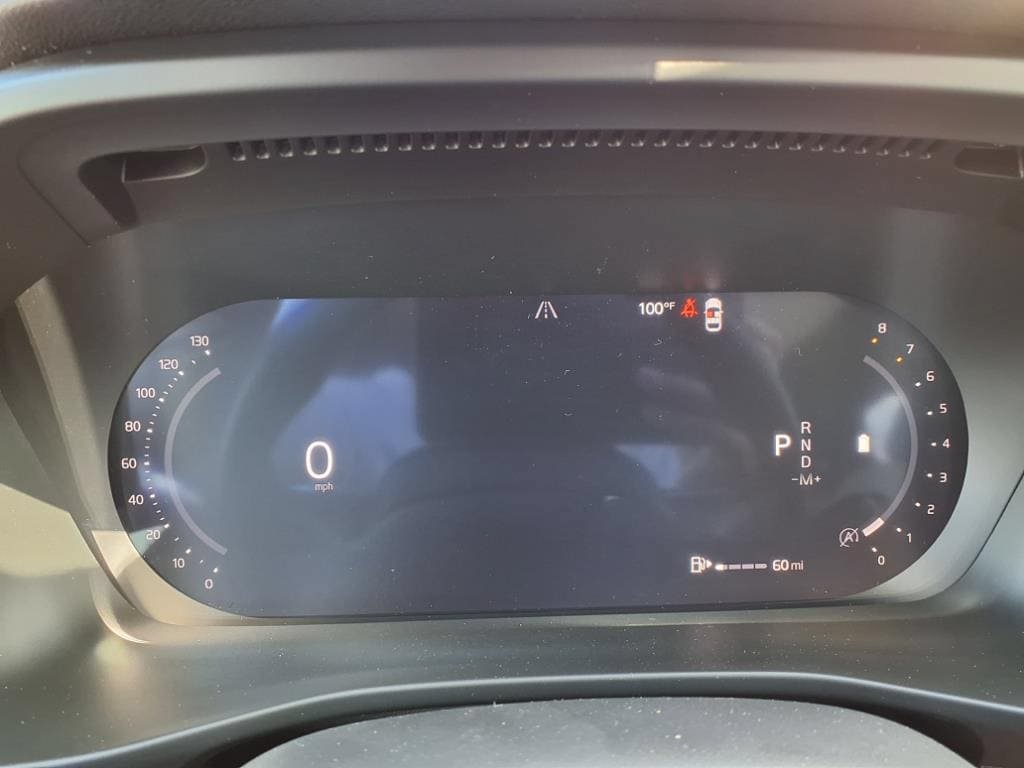 New 2026 Volvo XC40 B5 Plus w/ Protection Package Premier AWD/4WD image 17