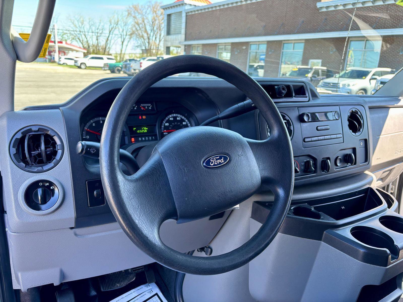 Used 2014 Ford E-150 and Econoline 150 w/ Power Group RWD image 3