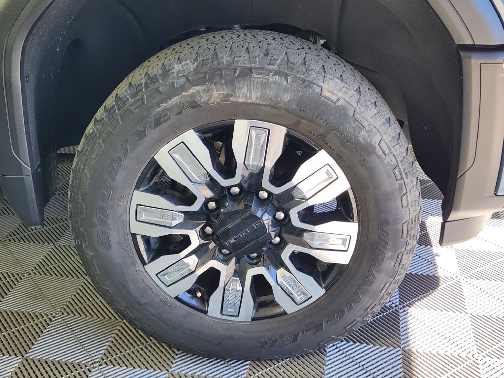 Used 2024 GMC Sierra 2500 Denali w/ Denali Reserve Package AWD/4WD image 9