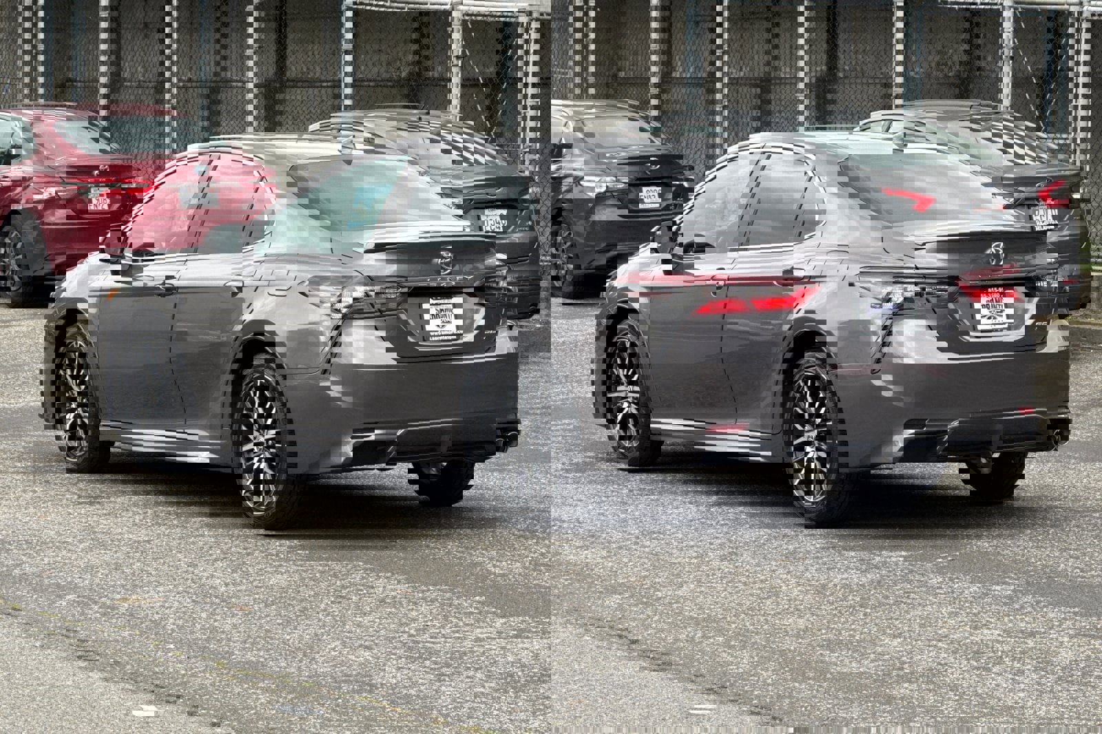 Used 2023 Toyota Camry SE image 6