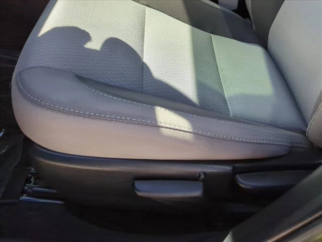 Used 2018 Toyota Corolla LE FWD image 13