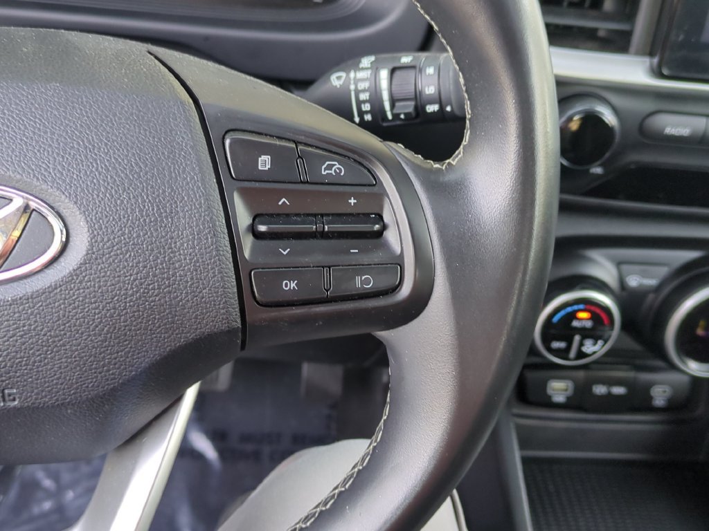 Certified 2025 Hyundai Venue SEL FWD image 26