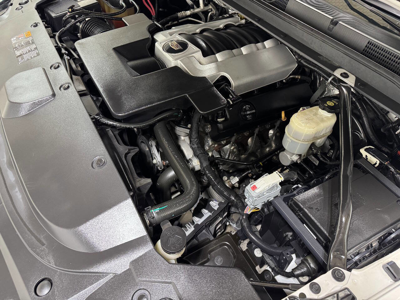 Used 2016 Cadillac Escalade ESV Premium AWD/4WD image 86