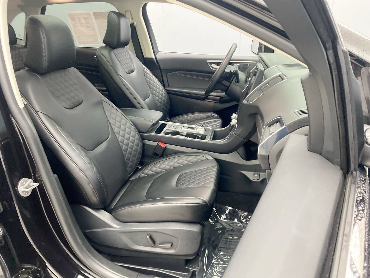 Used 2024 Ford Edge Titanium w/ Equipment Group 301A AWD/4WD image 23
