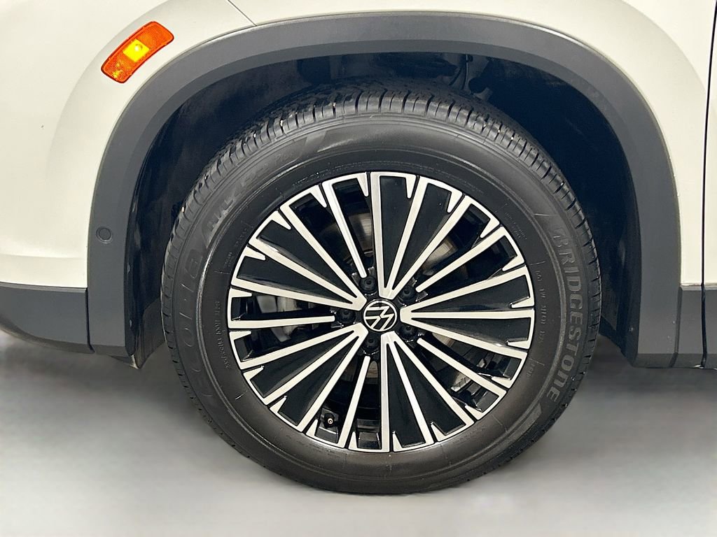 Used 2025 Volkswagen Tiguan S FWD image 27