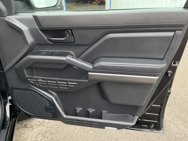 Used 2024 Toyota Tacoma SR5 AWD/4WD image 36