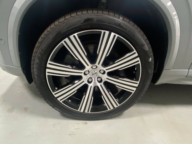 Used 2025 Volvo XC90 T8 Plus w/ Protection Package Premier AWD/4WD image 5